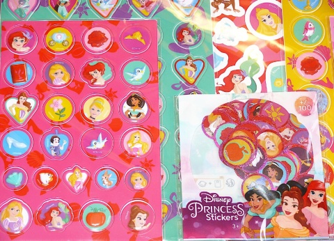 Naklejki metaliczne wypukłe Disney Księżniczki Syrenka Aladyn Bella 500 SZT Naklejki metaliczne wypukłe Disney Księżniczki Syrenka Aladyn Bella 500 SZT