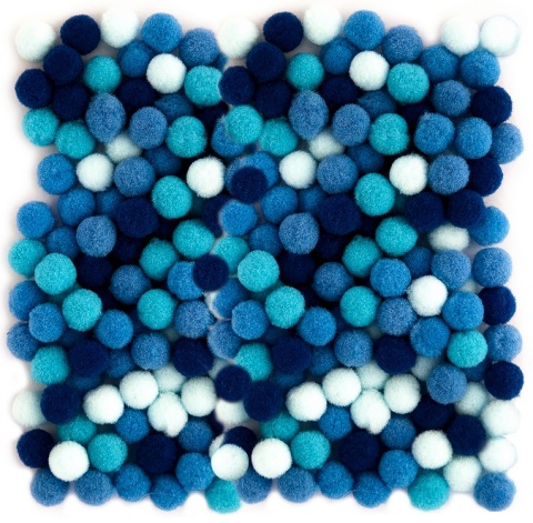 Pompony poliestrowe 1cm mix niebieskie, granatowe, białe 120 szt., Dp Craft