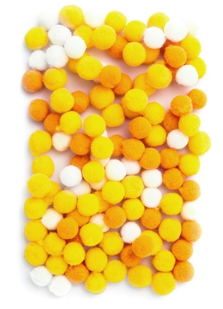 Pompony poliestrowe 1cm mix żółty, biały 120 szt., Dp Craft