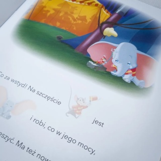 Czytanki naklejanki Jestem wyjątkowy! Disney Słoń Dumbo 60 naklejek