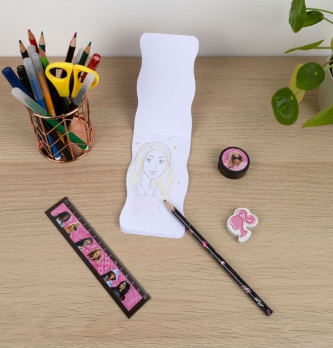 Zestaw do pisania 5el ołówek linijka gumka notes temperówka BARBIE