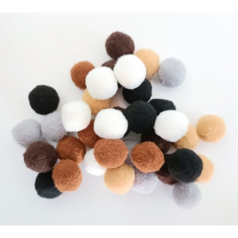 Pompony 2 cm PETS brąz beż czarny biały szary 35 szt., Interdruk