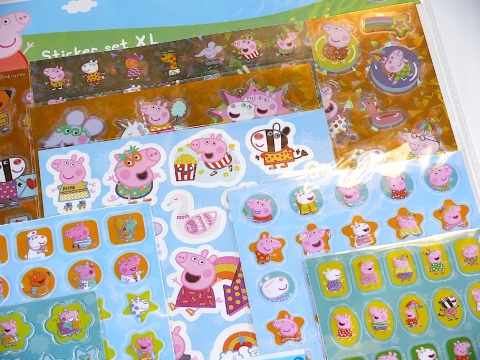 Naklejki metaliczne wypukłe ŚWINKA PEPPA 500 SZT