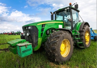 Kocyk koc polarowy narzuta TRAKTOR CIĄGNIK 100x140